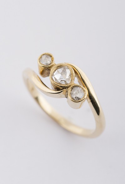 Gouden ring met roos diamanten