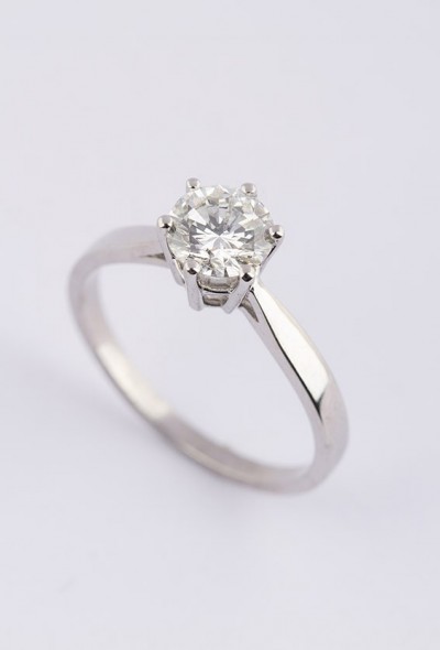 Wit gouden solitair ring met een briljant van 1.0 ct.